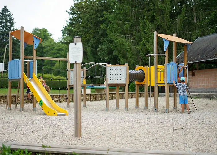 Campingplatz Onlycamp Les Peupliers Lepin-le-Lac